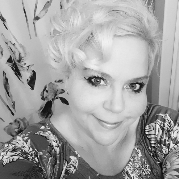 Meet your Posher, Blondethriftyandalmostfifty - Picture 10 of 16